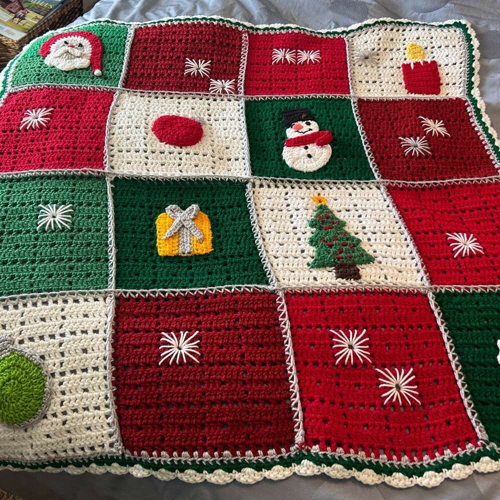 Beautiful Christmas throw blanket